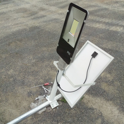 Bộ đèn led chiếu sáng đường năng lượng mặt trời Solar (100W)