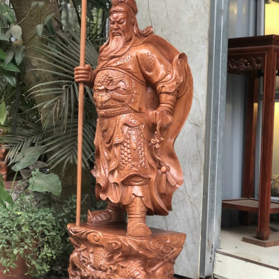 Tượng quan công cầm đao đứng trên đầu hổ phù kt cao 80×30×20cm