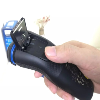 Máy cạo râu khô và ướt Philips AquaTouch S3122/51 - Hệ thống lưỡi cạo ComfortCut - Hàng Nhập Khẩu