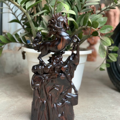 Tượng con ngựa song mã uyên ương , trang trí phong thủy hút tài lộc bằng gỗ mun hoa kt cao 40×20×9cm
