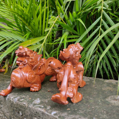 Cặp tượng đôi tỳ hưu bằng gỗ hương đá kt 20×11×8cm