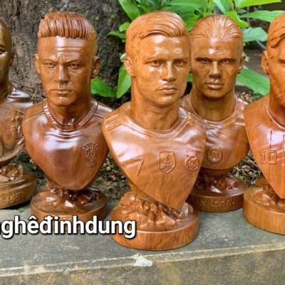  Chân dung lionel Messi bằng gỗ hương đá kt cao 20x10x9cm 