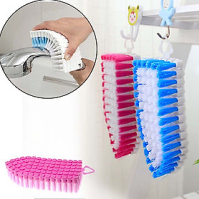 Bộ 2 bàn chải nhà tắm , Bàn chải uốn cong giúp vệ sinh trên mọi bề mặt dễ dàng PaKaSa - Giao màu ngẫu nhiên