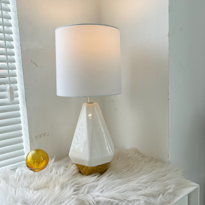 Đèn ngủ trang trí trắng đế vàng gốm sứ sang trọng DBG013X