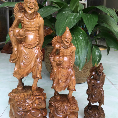 Tượng tế công phong thủy  bằng gỗ bách xanh cao 20×10×6.5cm