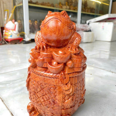 Tượng thiềm thừ trấn thùng vàng phong thủy hút tài lộc bằng gỗ hương đá kt 25×15×14cm