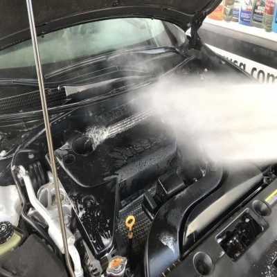 Shampoo làm sạch khoang động cơ xe Sonax Engine and Cold Cleaner 543200