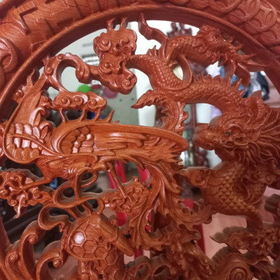 Đĩa trang trí phong thủy trạm khắc tứ linh bằng gỗ hương đá mặt rộng 40×4cm