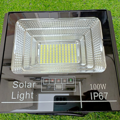 Đèn Năng Lượng Mặt Trời Pha 100W - Bộ sản phẩm gồm Đèn Pha Báo Pin, Tấm Pin NL, Remote và phụ kiện đi kèm