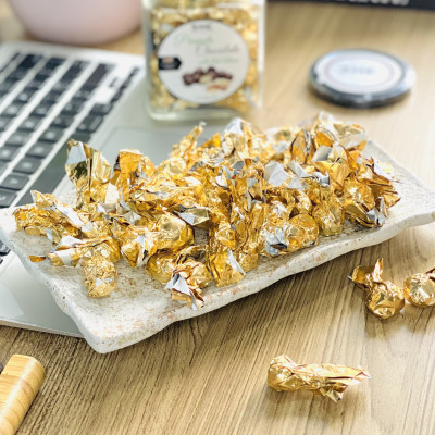 Socola viên Hạt sen - Hũ thủy tinh 90G - SHE Chocolate - Bổ sung năng lượng, đa dạng vị giác. Quà tặng sức khỏe, quà tặng người thân, dịp lễ, thích hợp ăn vặt