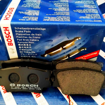 Bố Thắng Sau Bosch Cho Toyota Corolla Cross 1.8/2.0 (-2023) Avalon 2.5/3.5 (-2022)