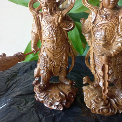 Tượng hai vị hộ phát _ Vi đà tôn thiên và quan công bằng gỗ bách xanh thơm nức kt cao 20x9x7cm 