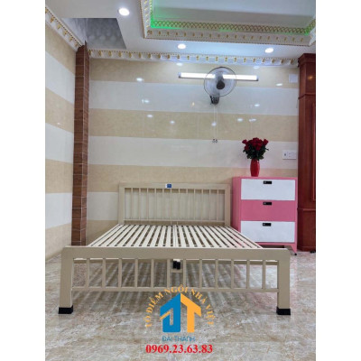Giường sắt ngủ hiện đại đơn giản mẫu sọc vuông 48 kích thước 1M4X2M