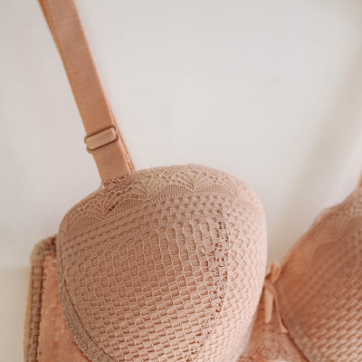 Áo ngực Lovely mút dày 8069