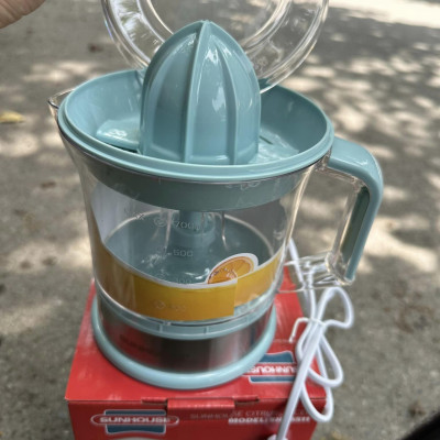 Máy vắt cam SUNHOUSE SHD5511+ tặng dao làm bếp màu đen - Hàng nhập khẩu