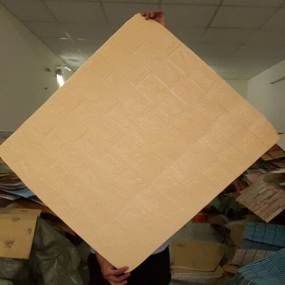 Bộ 5 Tấm Xốp Dán Tường 3D Giả Gạch Vàng Kem 70cmx77cm