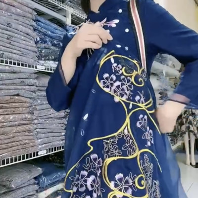 Áo dài cách tân chất lượng cao dành cho những buổi tiệc trang trọng, lễ cưới hỏi tôn nghiêm.