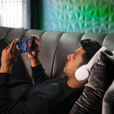 [Mới, hàng chính hãng] Tay cầm điện thoại Razer Kishi V2-Gaming Controller for Android