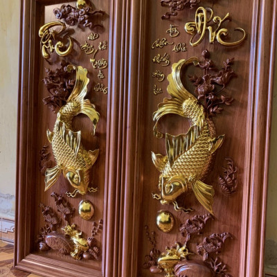 Tranh lý ngư vọng nguyệt bằng gỗ hương đá và đượng sơn son dát vàng cao cấp kt 48×118×6cm