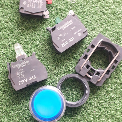 |Chính hãng| Nút nhấn XB5AW36M5 Schneider có đèn 220Vac màu xanh 1NO +1NC