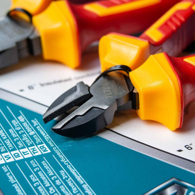 BỘ 3 KÌM CÁCH ĐIỆN 1000V TOTAL THT2K0302 - HÀNG CHÍNH HÃNG