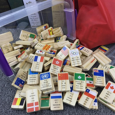 Đồ Chơi Trí Tuệ Cho Bé, Đồ Chơi Gỗ, Bộ Domino 100 Lá Cờ Của Các Quốc Gia Trên Thế Giới
