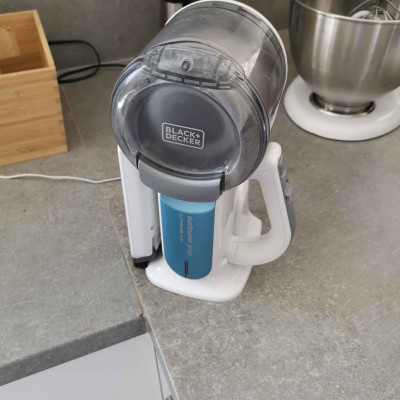 Máy hút bụi dùng pin 10.8V Black&Decker PV1020L- Hàng chính hãng