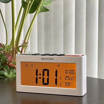 Đồng hồ Rhythm LCT101NR03 – KT 15.6 x 8.5 x 4.4cm / 245g. Vỏ nhựa. Dùng Pin