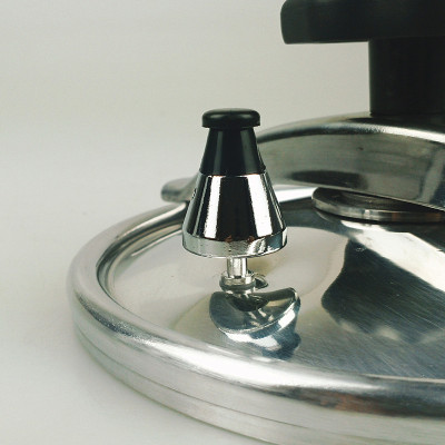 Nồi Áp Suất Đáy Từ NK Media Dùng Mọi Bếp MD-GPC24 (7 lít) - Màu Ngẫu Nhiên - Hàng Chính Hãng