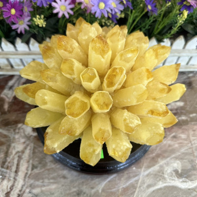 Trụ đá phong thủy tinh thể thạch anh vàng