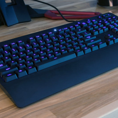 Bàn phím game có dây Logitech G213 Prodigy RGB Lightsync - Hàng chính hãng