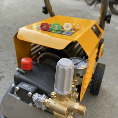 Máy rửa xe chỉnh áp cao cấp 2000W Jetman JET2000S New (tặng bộ 3 khớp nối Tolsen 57120)