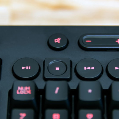 Bàn phím game có dây Logitech G213 Prodigy RGB Lightsync - Hàng chính hãng
