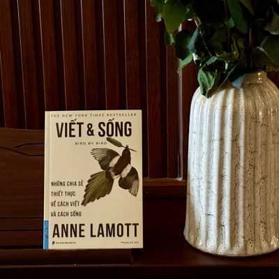 Sách Viết Và Sống - First News