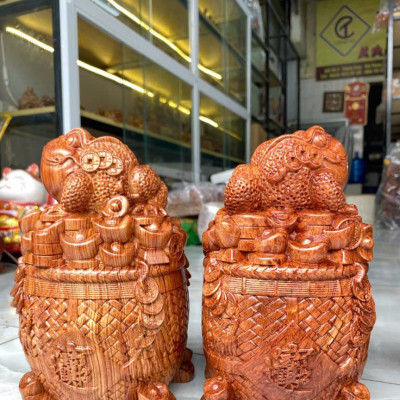 Tượng thiềm thừ trấn thùng vàng phong thủy hút tài lộc bằng gỗ hương đá kt 25×15×14cm