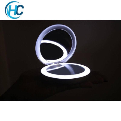 Gương trang điểm để bàn phóng to 3 lần có đèn led, kiêm sạc dự phòng Beurer BS39 (3.000 mAh)