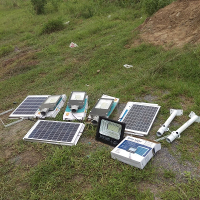 Đèn pha led năng lượng mặt trời Solar 100W