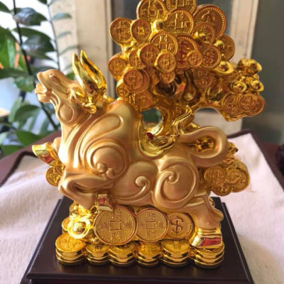 Tượng Trâu Vàng Mới Đứng khối tiền Cây tài lộc  Màu Vàng đặt bàn làm việc may mắn ạ  Size cao 20cm x ngang 15cm x sâu 10cm ạ