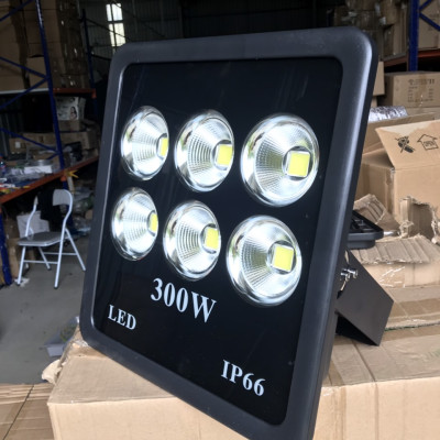 Đèn pha cốc 300w chiếu sân bóng siêu sáng