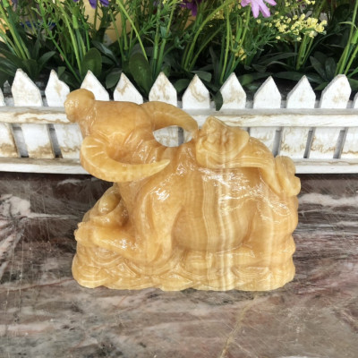 Tượng con trâu giáp phong thủy đá ngọc hoàng long trang trí bàn làm việc - Dài 15 cm