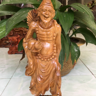 Tượng tế công phong thủy  bằng gỗ bách xanh cao 20×10×6.5cm