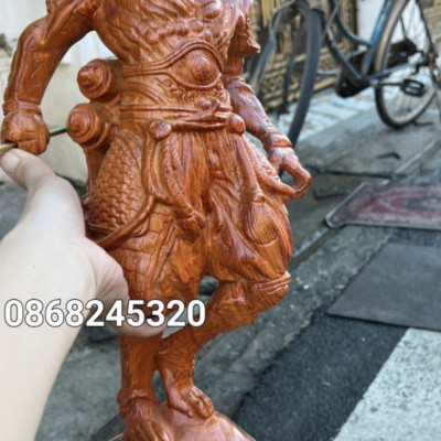 Tượng ngộ không ( tề thiên đại thánh ) bằng gỗ hương đá kt cao 40×16×12cm 