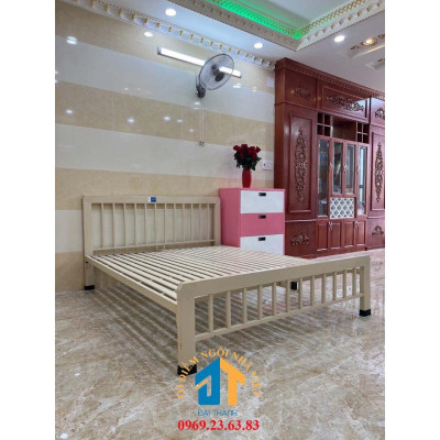 Giường sắt ngủ hiện đại đơn giản mẫu sọc vuông 48 kích thước 1M4X2M