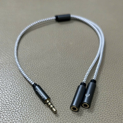Cáp Chia 2 Cổng Audio 3.5mm 1 Đực Ra 2 Đầu Cái , Dây Chia Tai Nghe Hoặc Loa Từ 1 ra 2 chân cắm 3,5mm , Cáp Chia Jack 3,5mm Dương Ra 2 Đầu Âm , Cáp Chia Audio 3.5mm Ra 2 Cổng 3.5mm – Hàng Nhập Khẩu - Giao Màu Ngẫu Nhiên