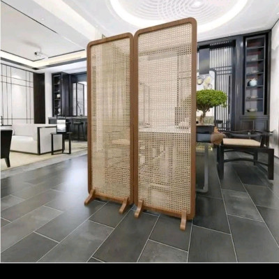 Vách ngăn bình phong vân gỗ kết hợp lưới mây mắt cáo
