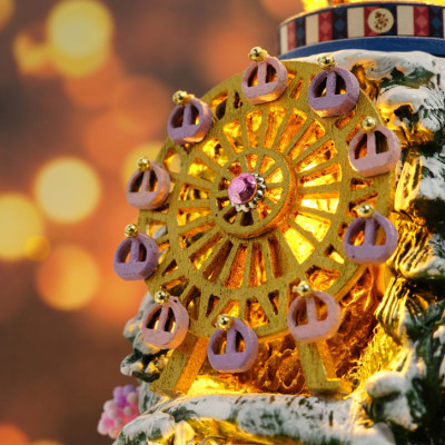 Nhà búp bê hộp nhạc xoay tròn Snowy Woderland