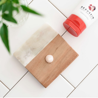 Tẩy da chết táo đỏ sáng da, sạch mụn cám Beauskin Apple Peeling Gel Hàn Quốc 150ml