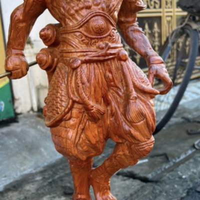 Tượng ngộ không ( tề thiên đại thánh ) bằng gỗ hương đá kt cao 40×16×12cm 
