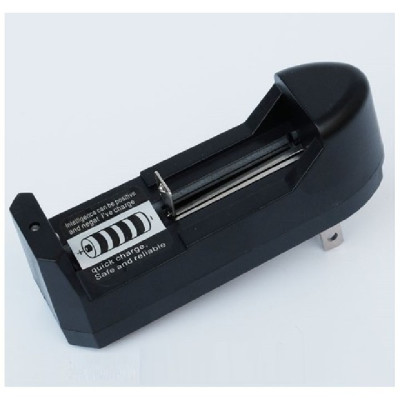 1 Cục Sạc Pin đa năng, sạc được cho pin 18650, pin AA và pin AAA - Hàng chính hãng