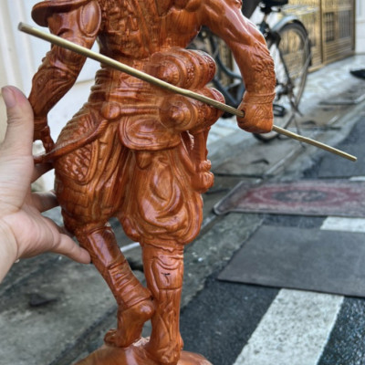 Tượng ngộ không ( tề thiên đại thánh ) bằng gỗ hương đá kt cao 40×16×12cm 